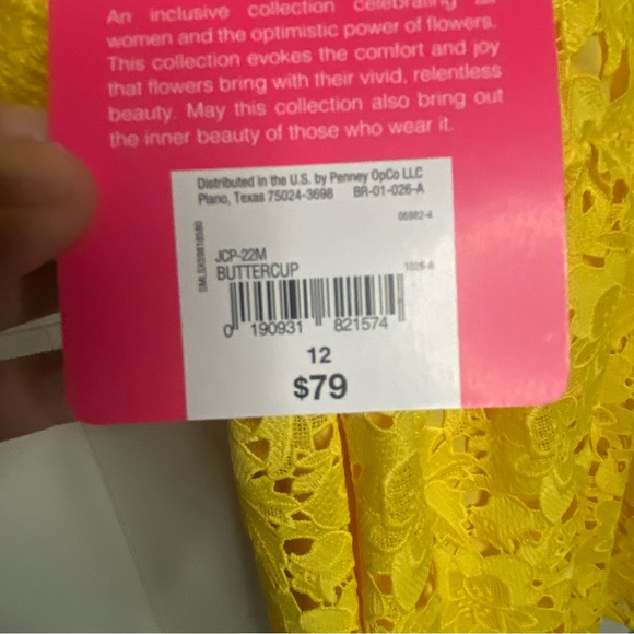 Yellow Dress w/pockets size 12. Short 36” from shoulder. - Picture 7 of 10